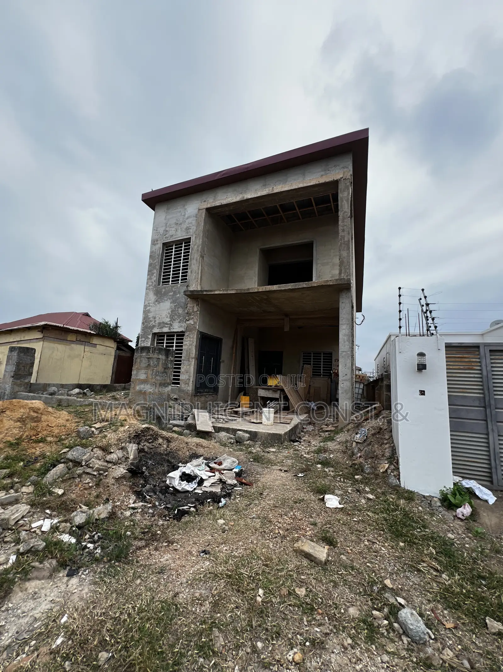 5bdrm Duplex in Lakeside Estate, Ashaley Botwe for sale