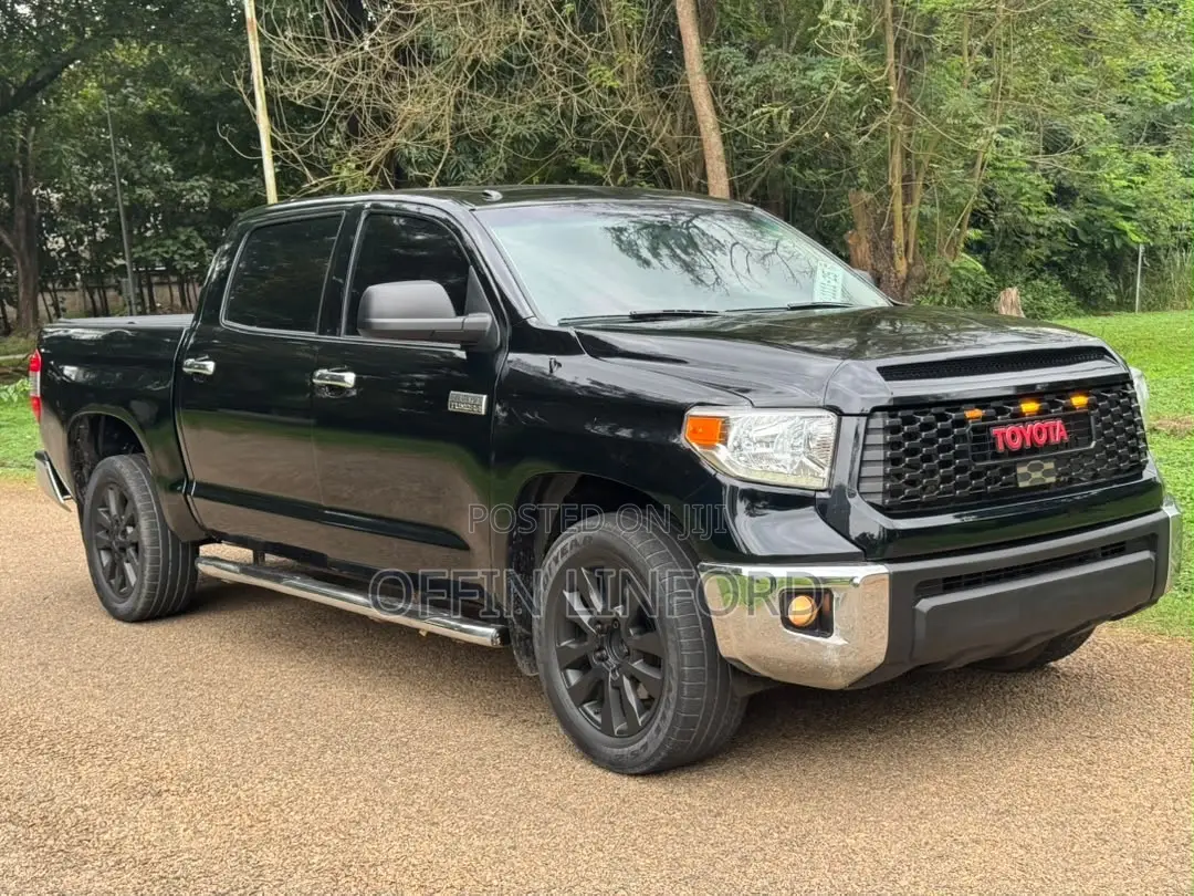 Toyota Tundra Limited 4dr Double Cab 4WD SB (5.7L 8cyl 6A) 2014 Black