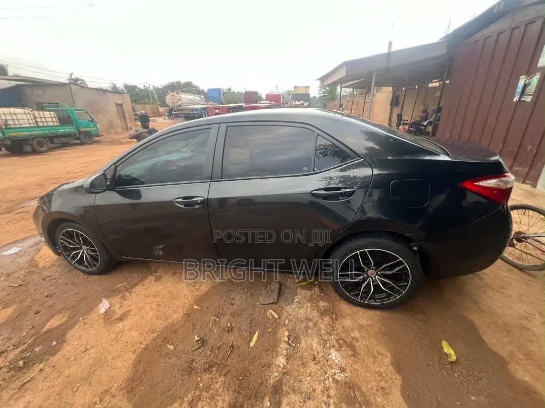 Toyota Corolla LE Eco 4dr Sedan (1.8L 4cyl CVT) 2016 Black