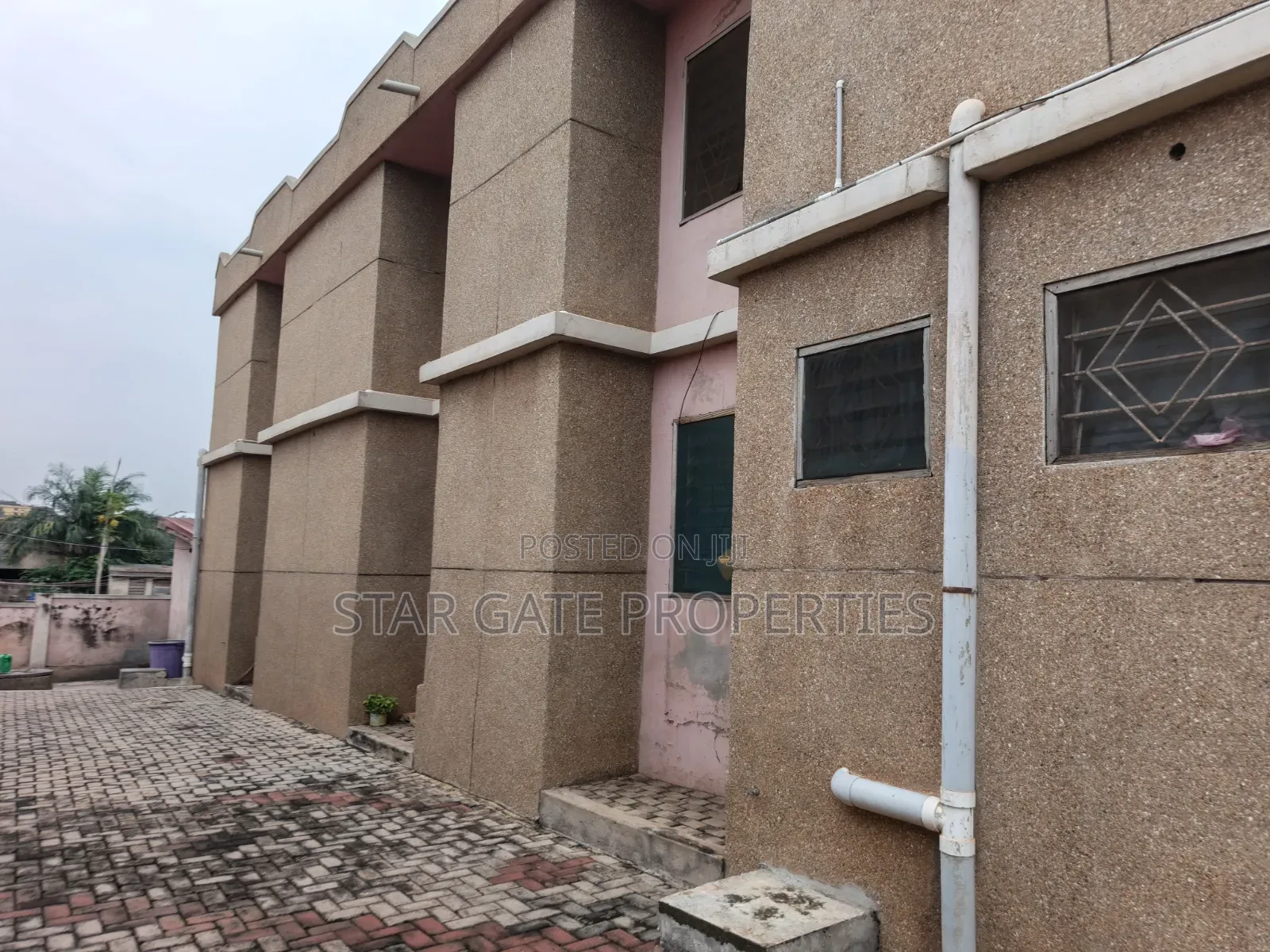 4bdrm Apartment in Buokrom Estate, Kumasi Metropolitan for rent