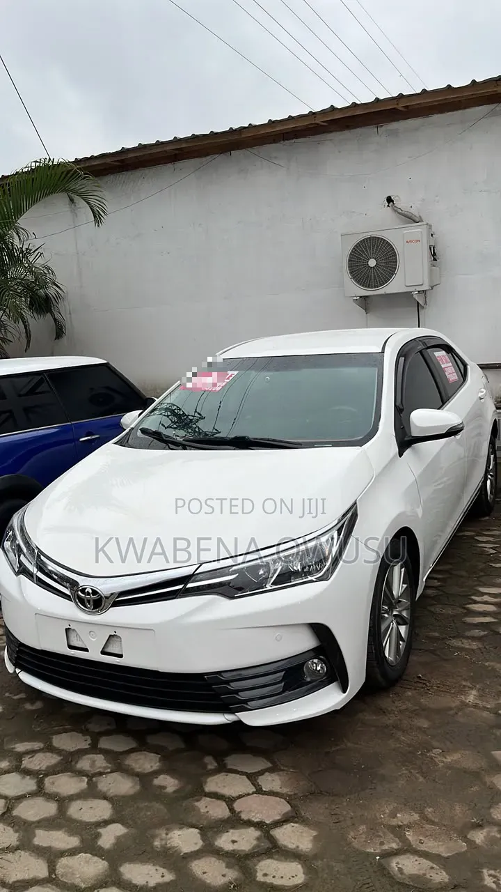 Toyota Corolla Altis 2017 White