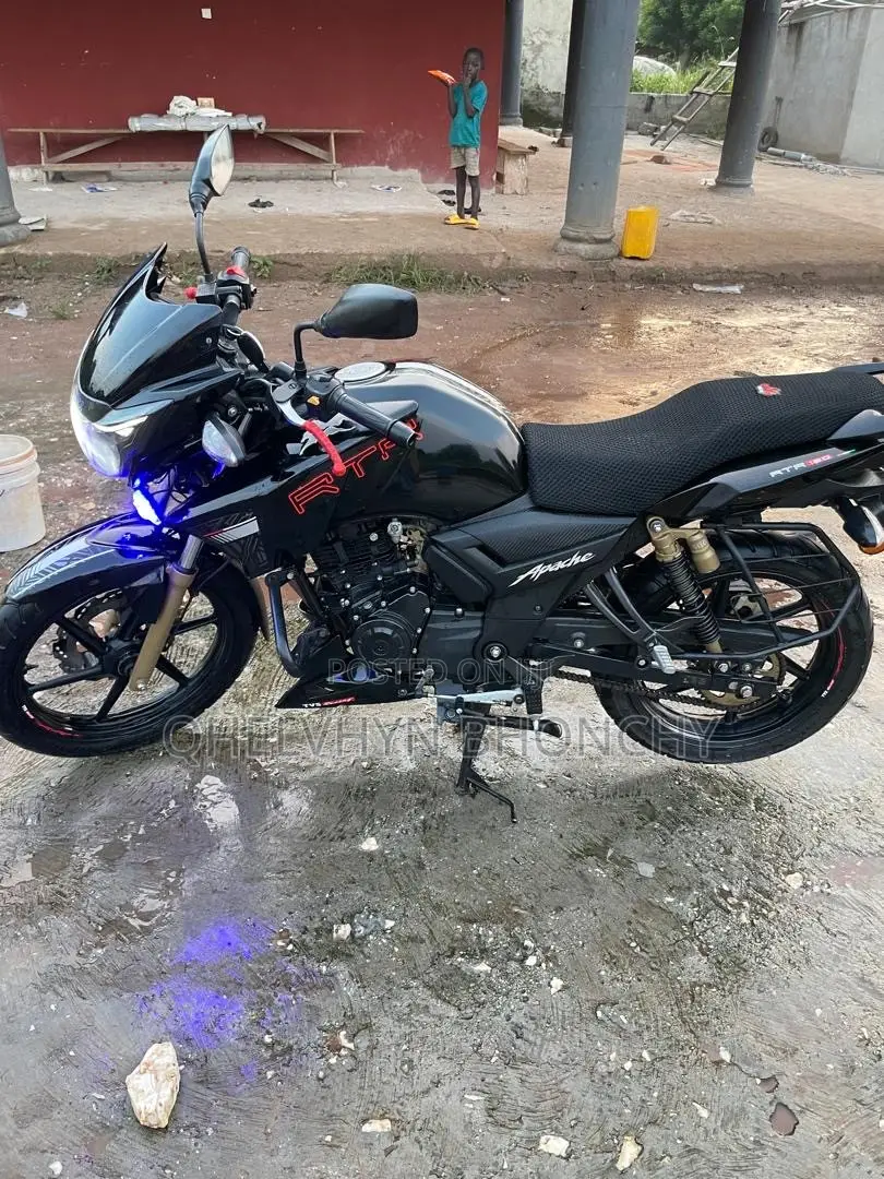 TVS Apache 180 RTR 2025 Black