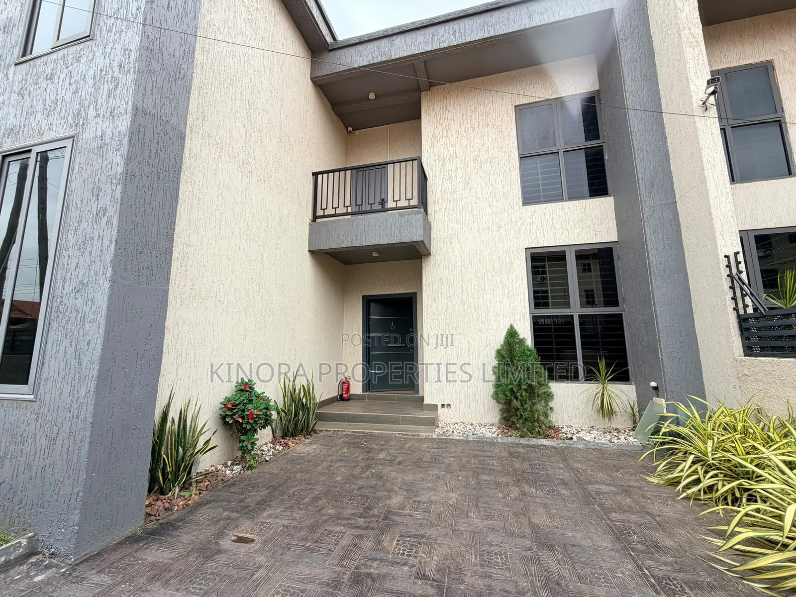 4bdrm Duplex in Ashaley Botwe for rent