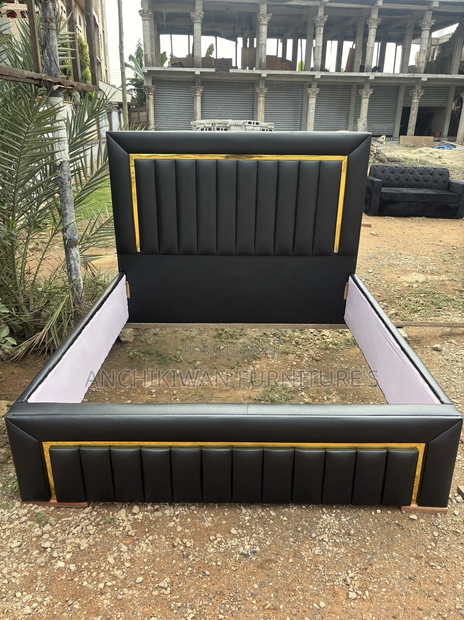 T Style Queensize Bed (Cash on Delivery)