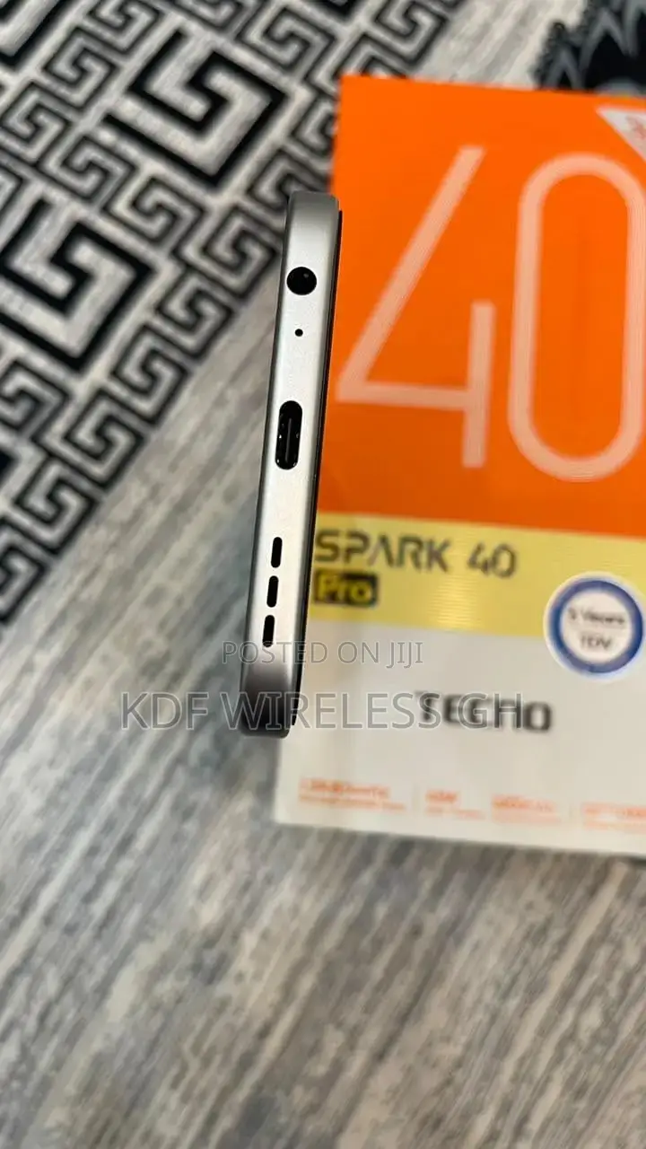 New Tecno Spark 40 Pro 256 GB Silver