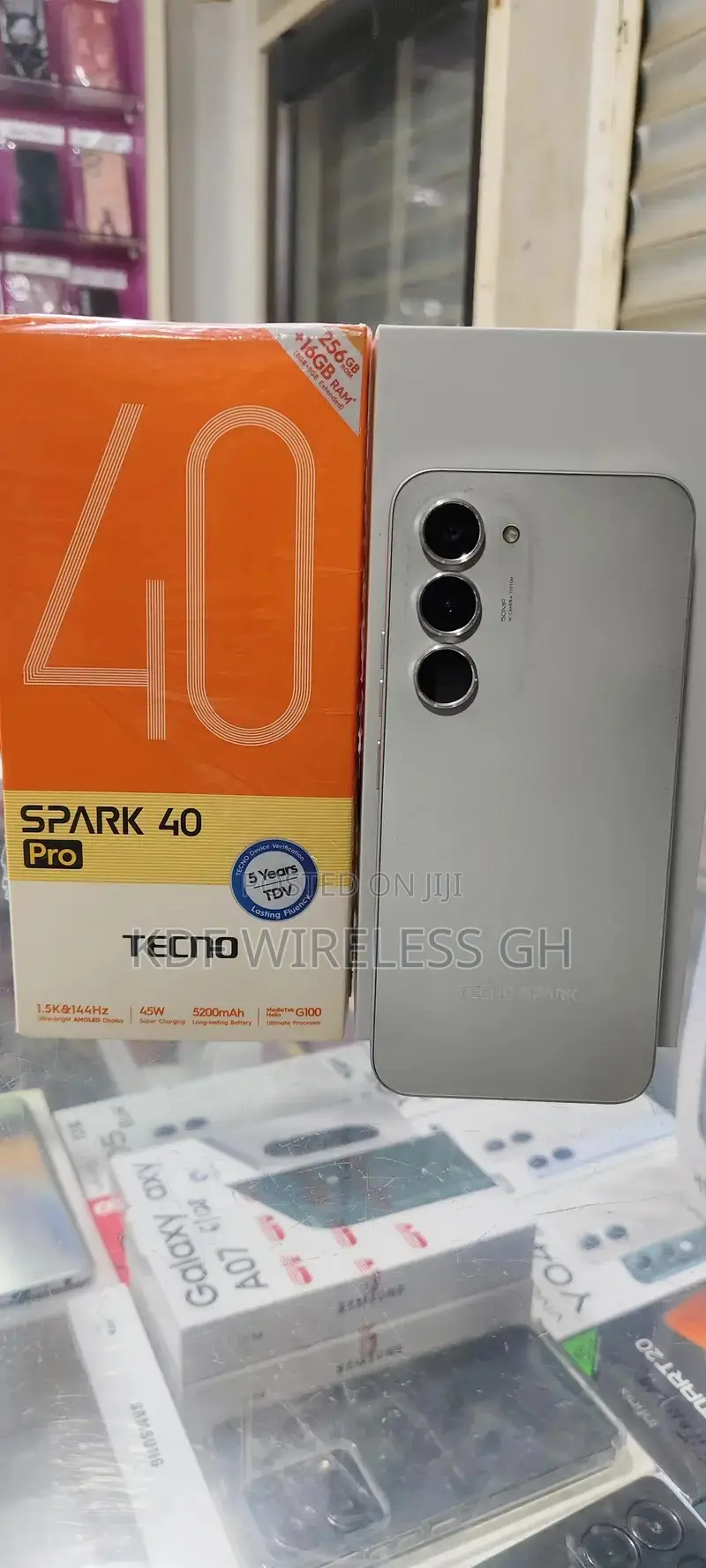 New Tecno Spark 40 Pro 256 GB Silver