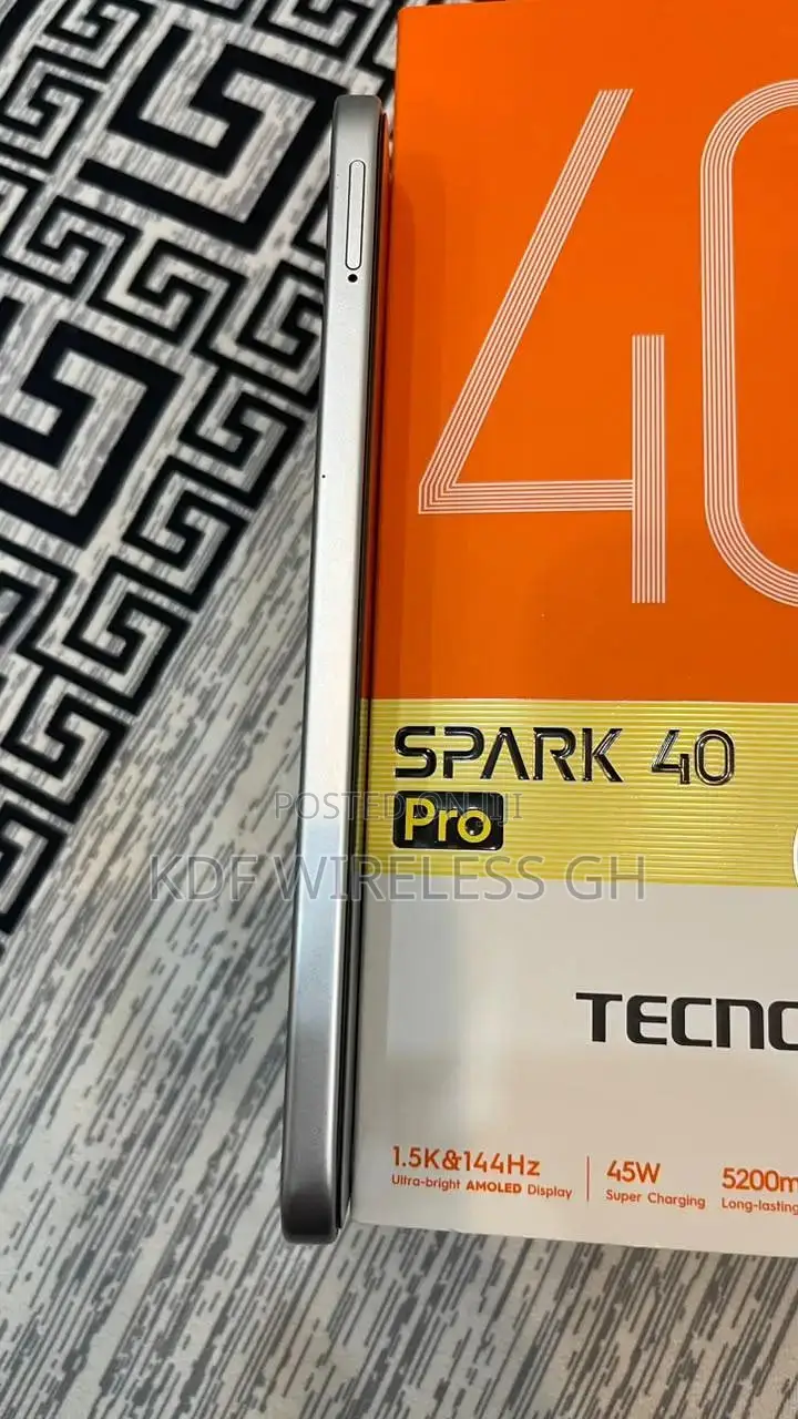 New Tecno Spark 40 Pro 256 GB Silver