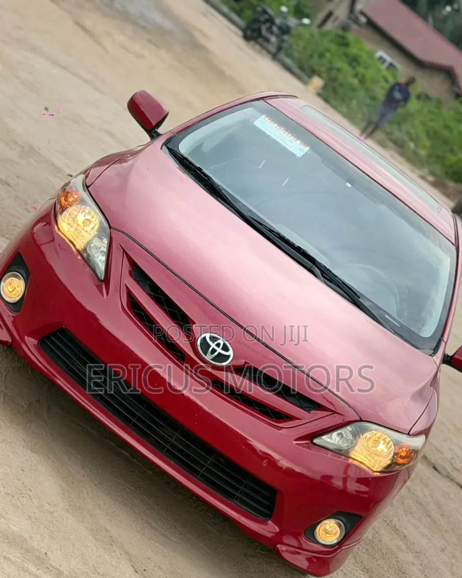 Toyota Corolla 2013 Red