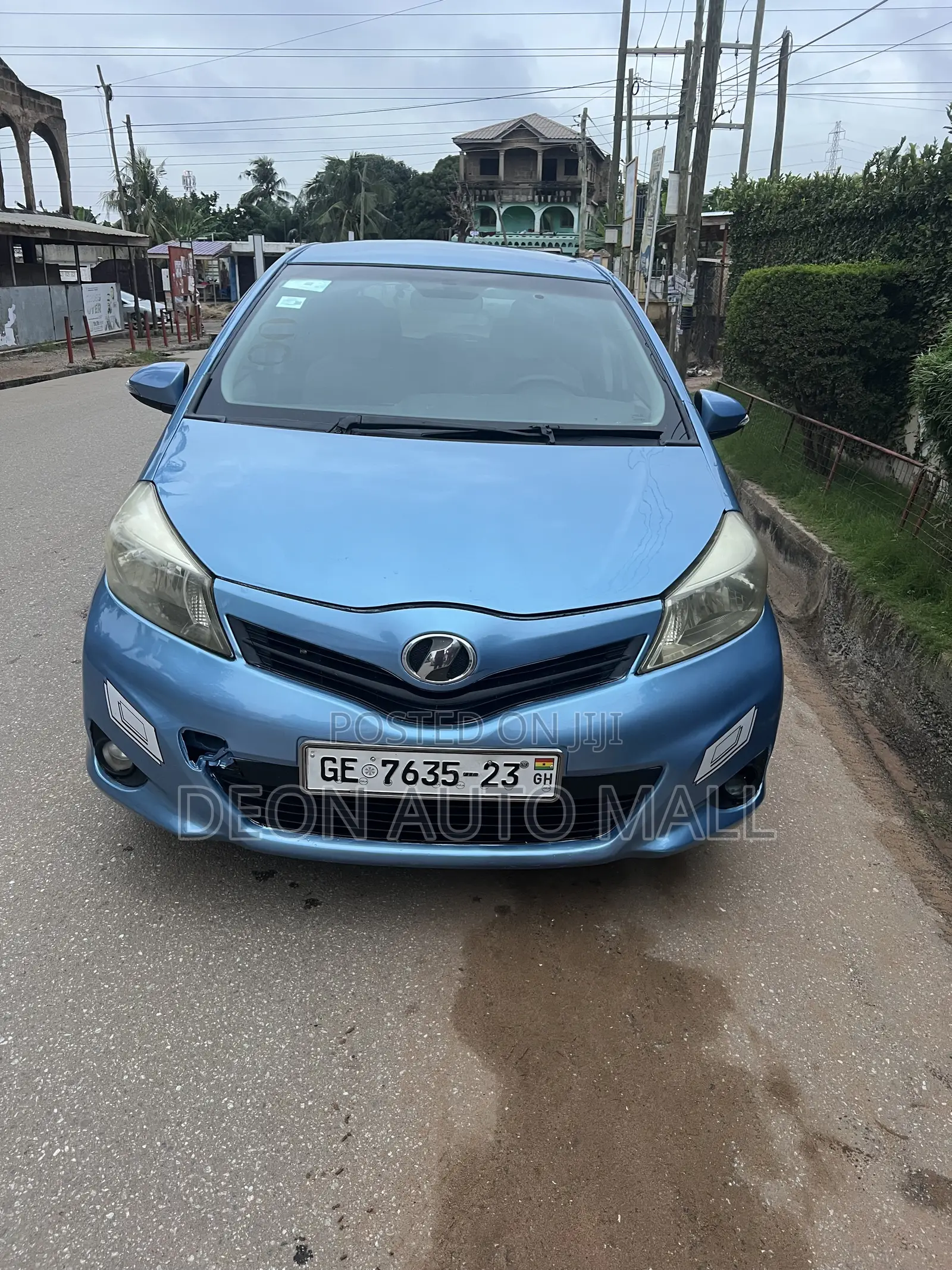 Toyota Vitz 1.3 FWD 5dr 2012 Blue