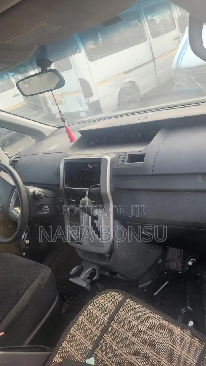 Toyota Voxy 2013 Black