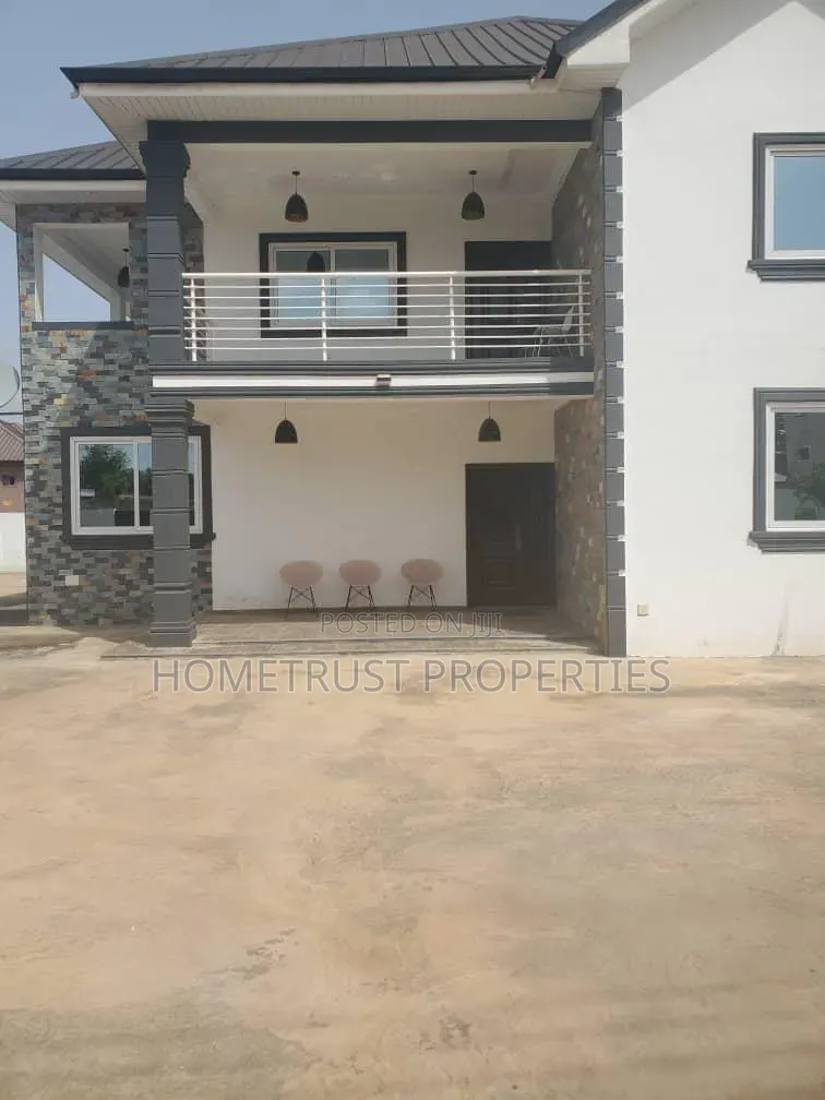 5bdrm Duplex in Hastso, Antis for sale