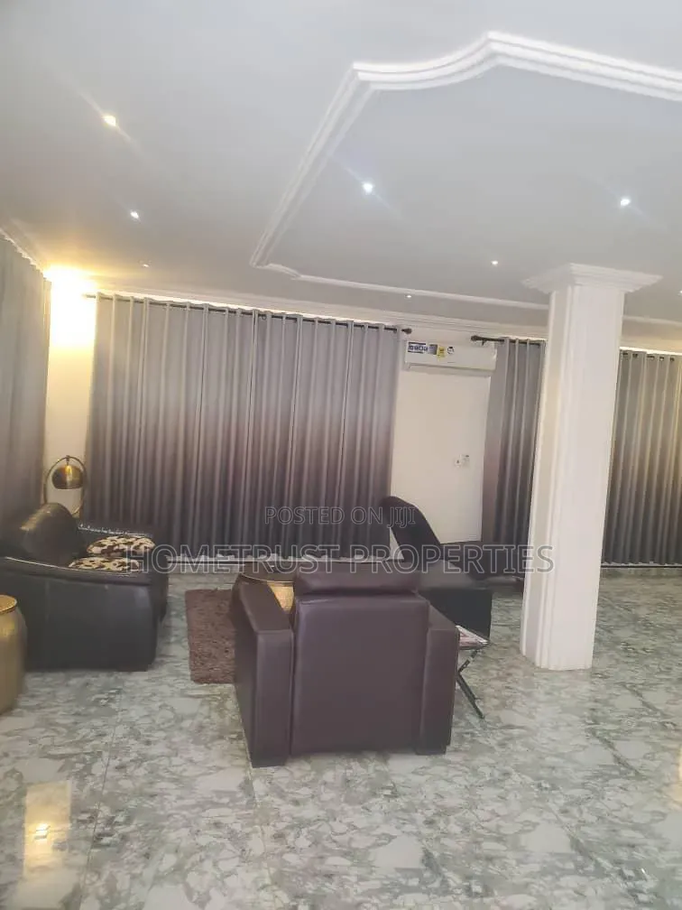 5bdrm Duplex in Hastso, Antis for sale