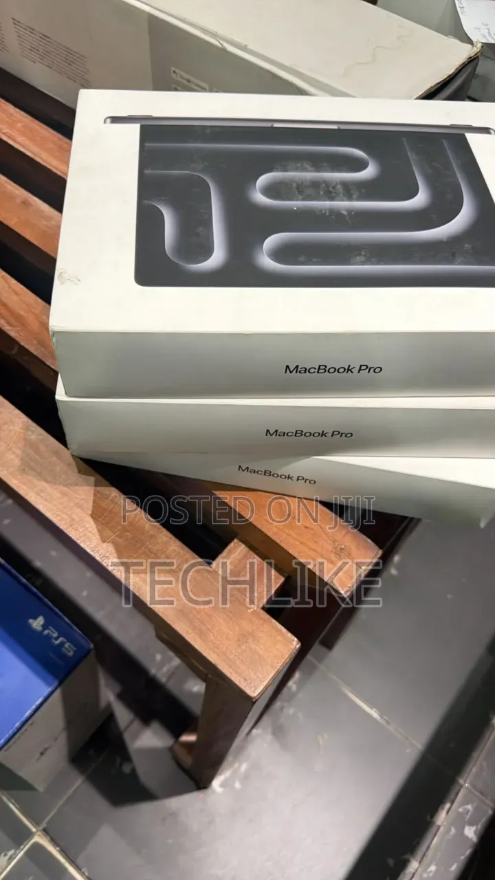 New Laptop Apple MacBook Pro 2025 M5 16GB Apple M5 SSD 1T