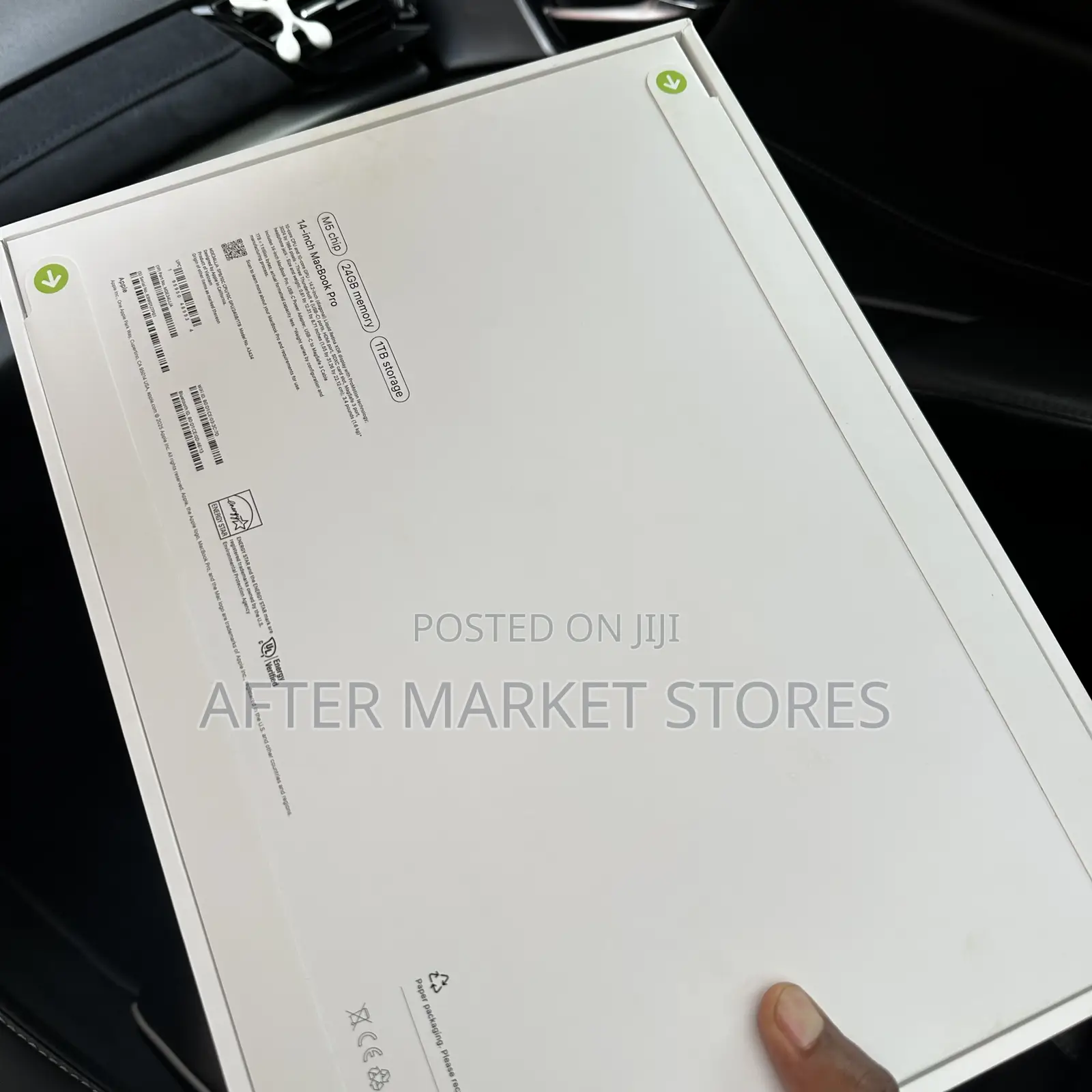 New Laptop Apple MacBook Pro 2025 M5 24GB Apple M5 SSD 1T