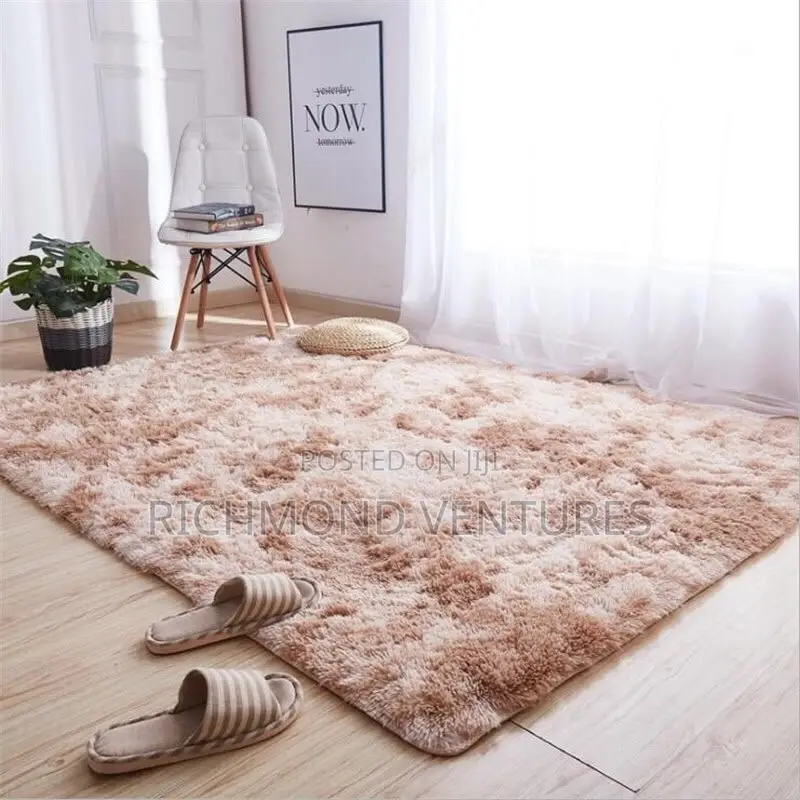 High Quality and Affordable Fluffy Carpets in Different Color