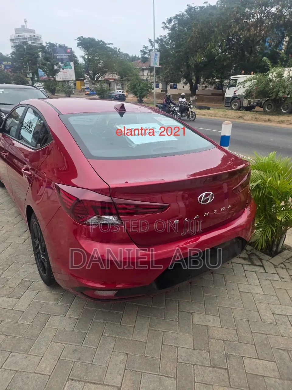 Hyundai Elantra 2021 Red