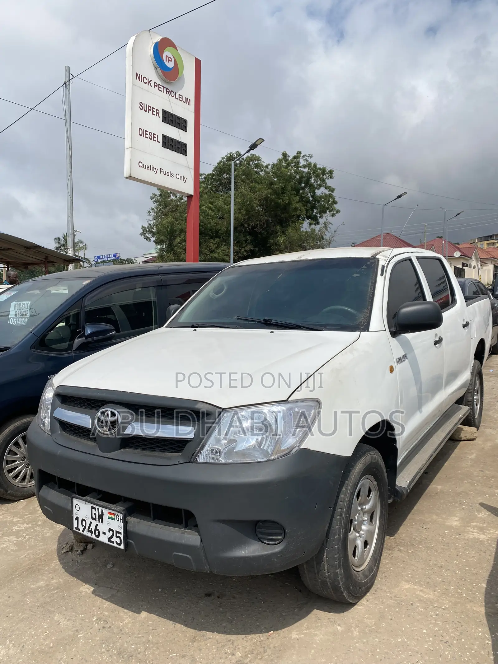 Toyota Hilux 2011 White