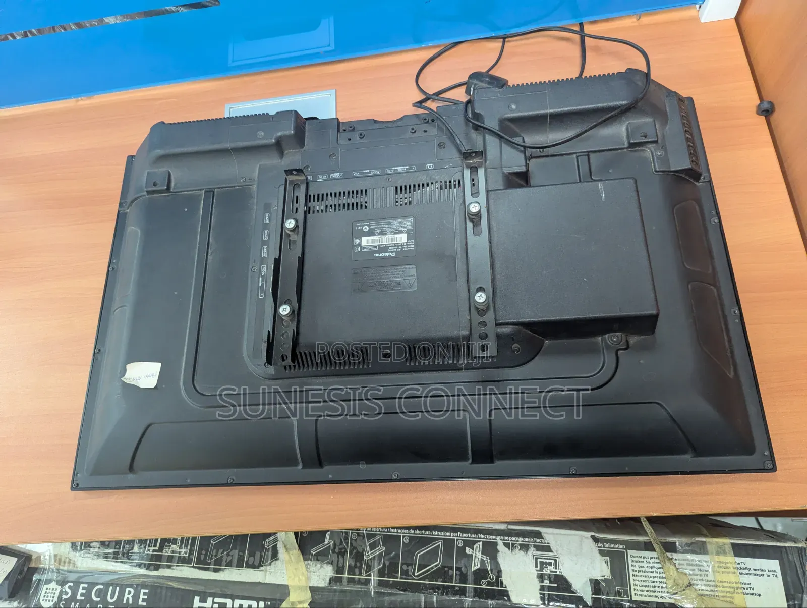 Palsonic 32-Inch Television [TV Set]
