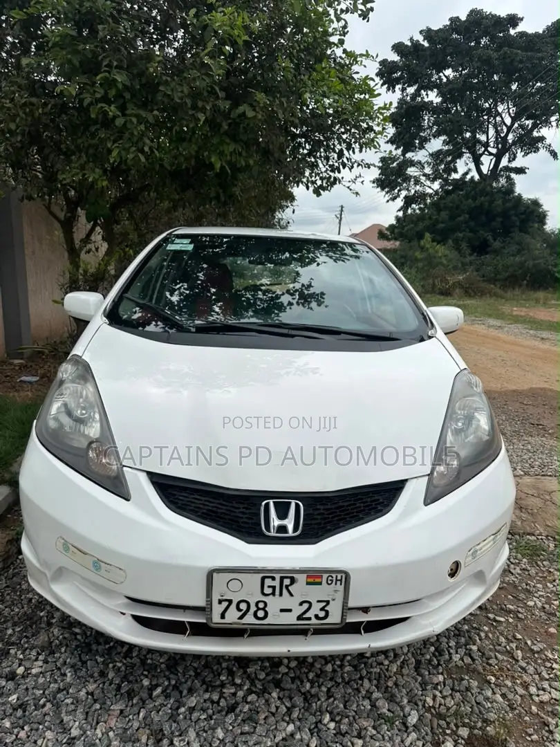 Honda Fit Automatic 2010 Silver