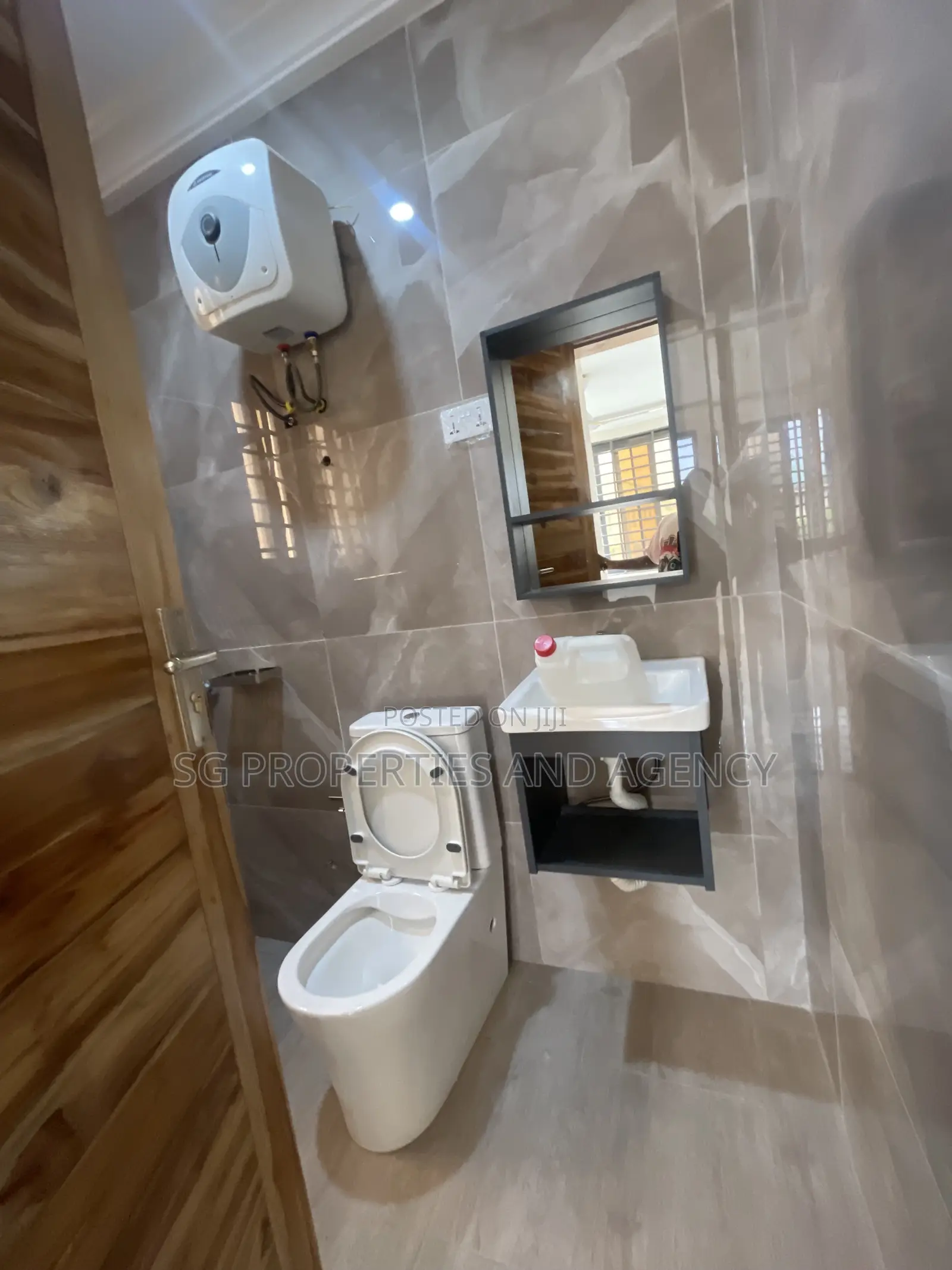 2bdrm Apartment in Lashibi, Sakumono for rent