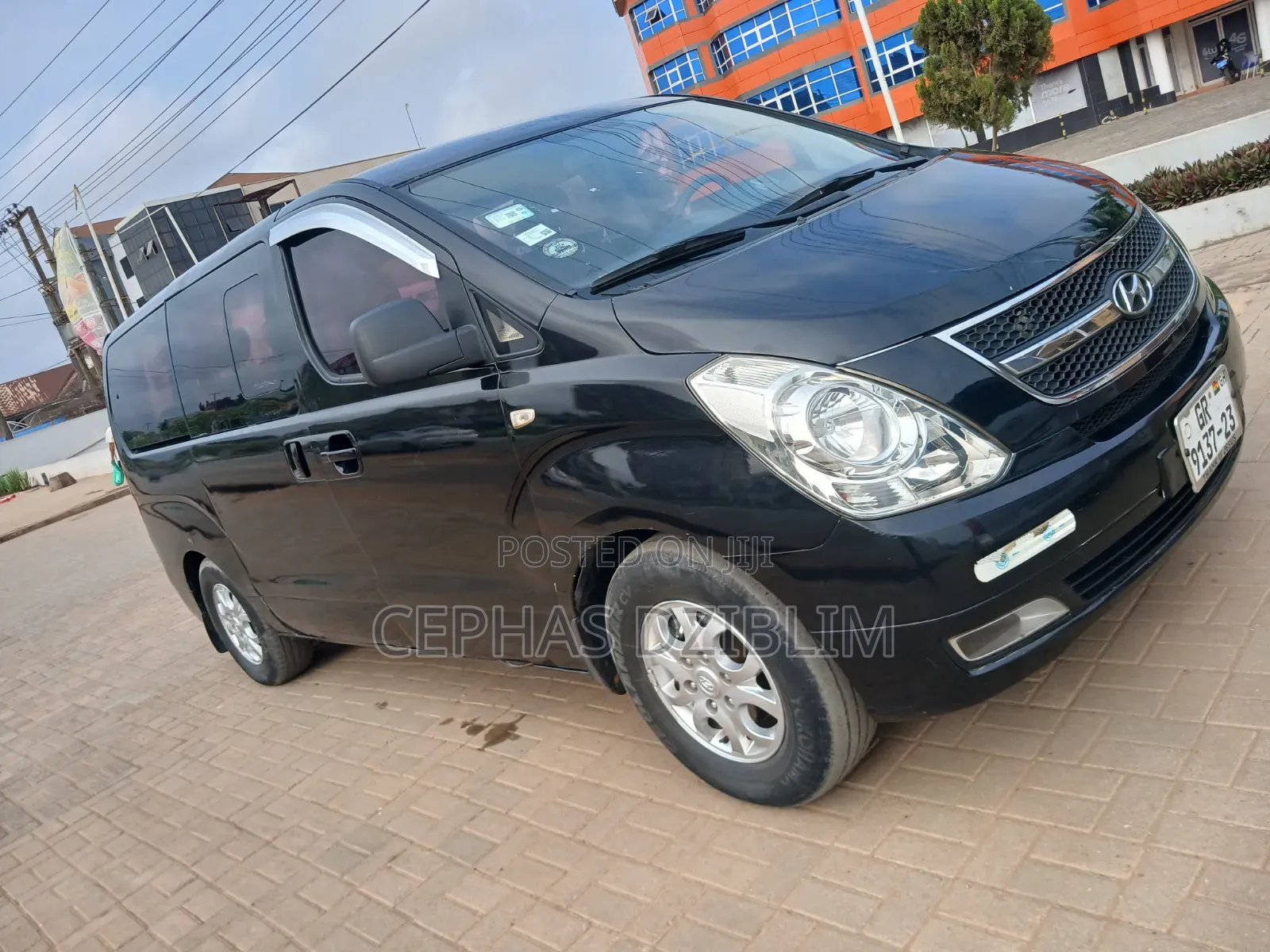 Hyundai Starex 2011 Black