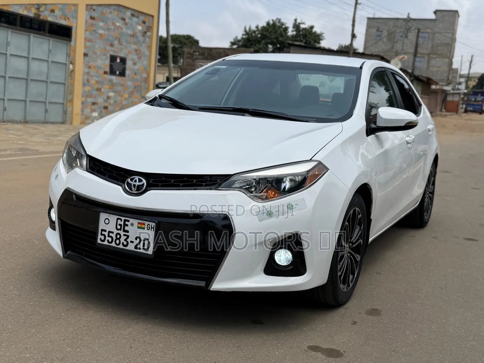 Toyota Corolla S 4dr Sedan (1.8L 4cyl CVT) 2015 White