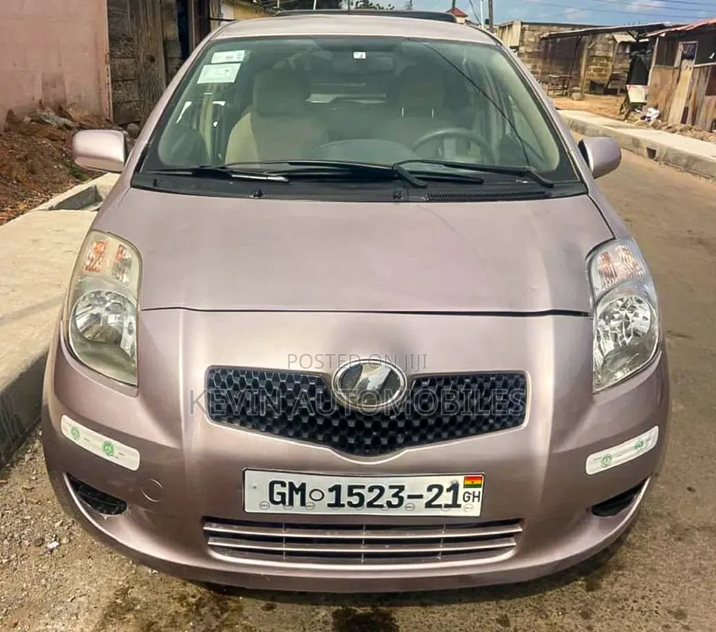 Toyota Vitz 2010 Pink
