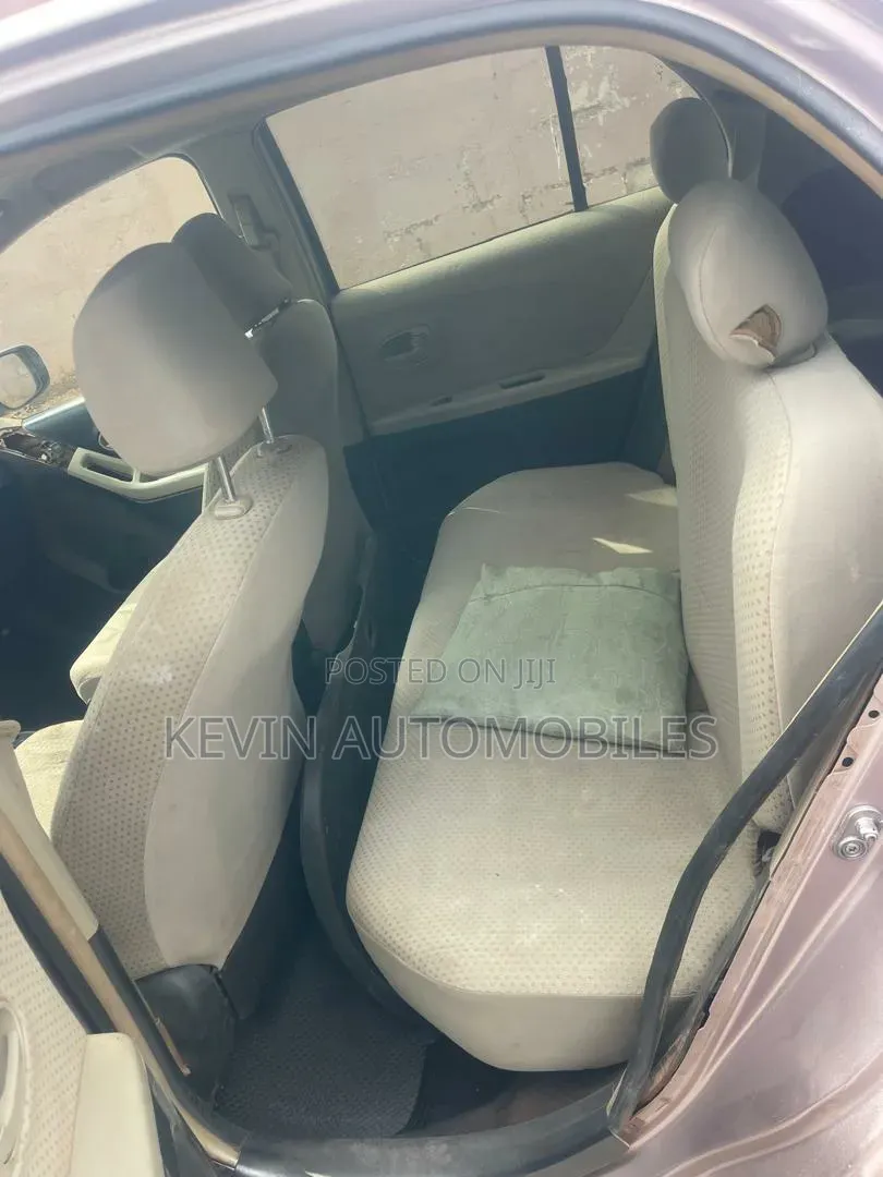 Toyota Vitz 2010 Pink