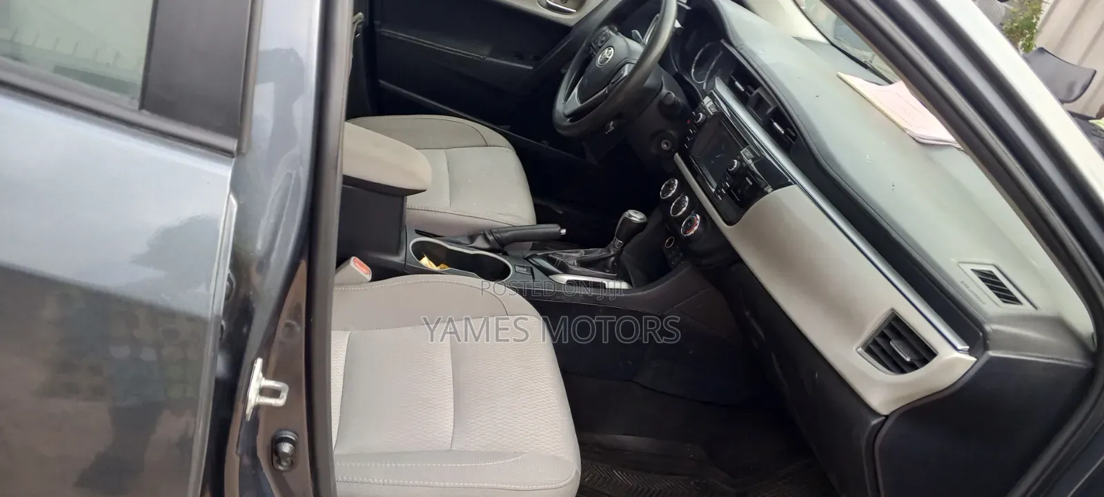 Toyota Corolla 2016 Gray