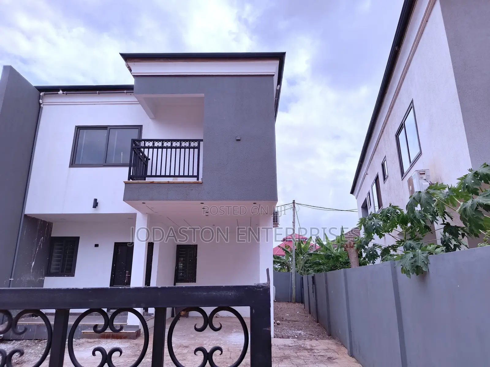 3bdrm Duplex in Green Opal Estate, North Legon for rent