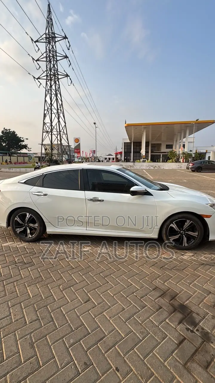 Honda Civic Touring 4dr Sedan (1.5L 4cyl) 2016 White