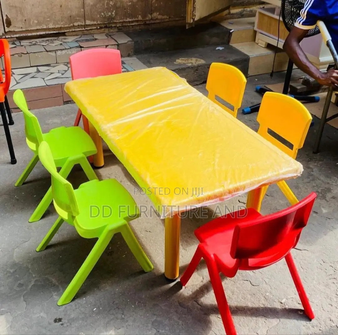 Kids Table and Chairs