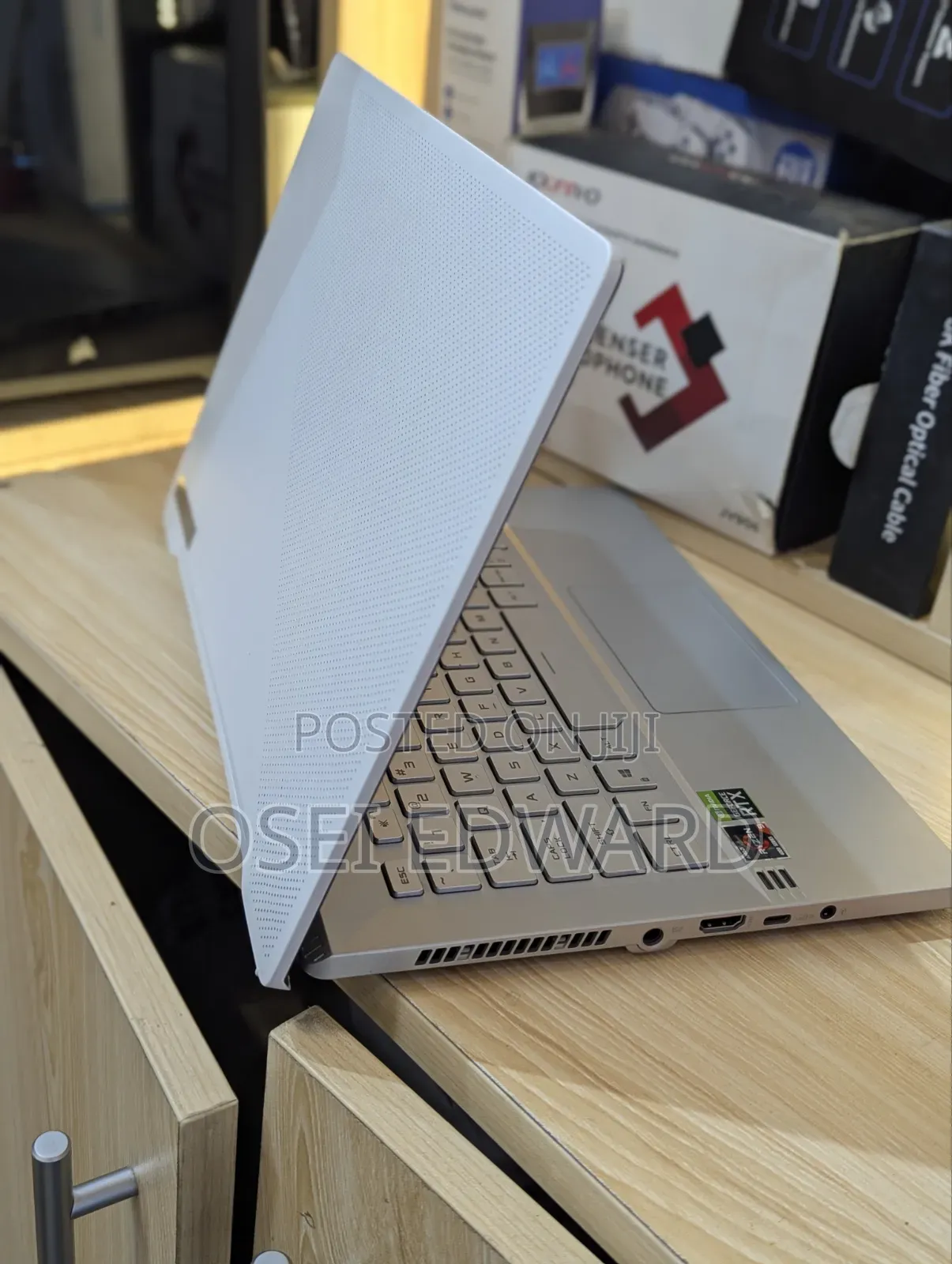 Laptop Asus ROG Zephyrus G14 16GB AMD Ryzen 9 SSD 1T