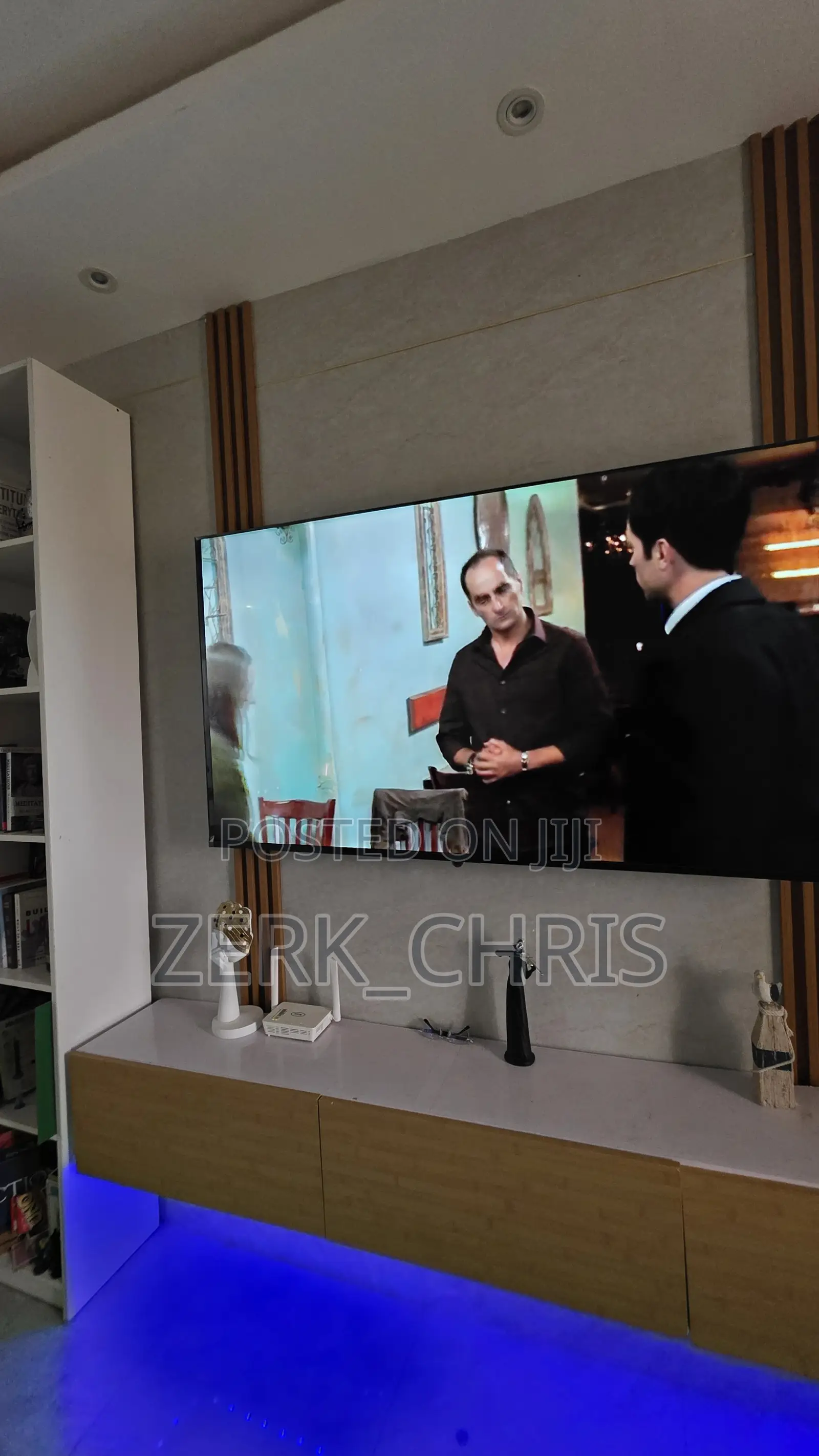 Slim Smart TV + Free Netflix + Free Amazon Firestick