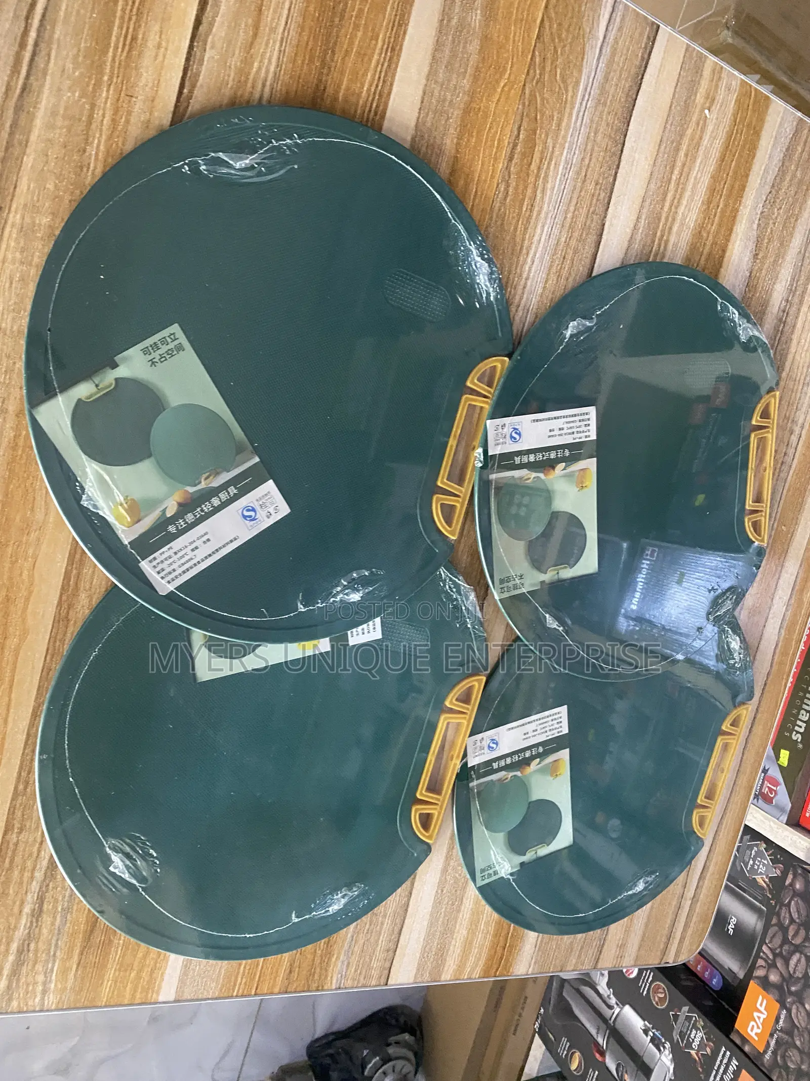 Round Kitchen Cutting Board With Hanging Handle