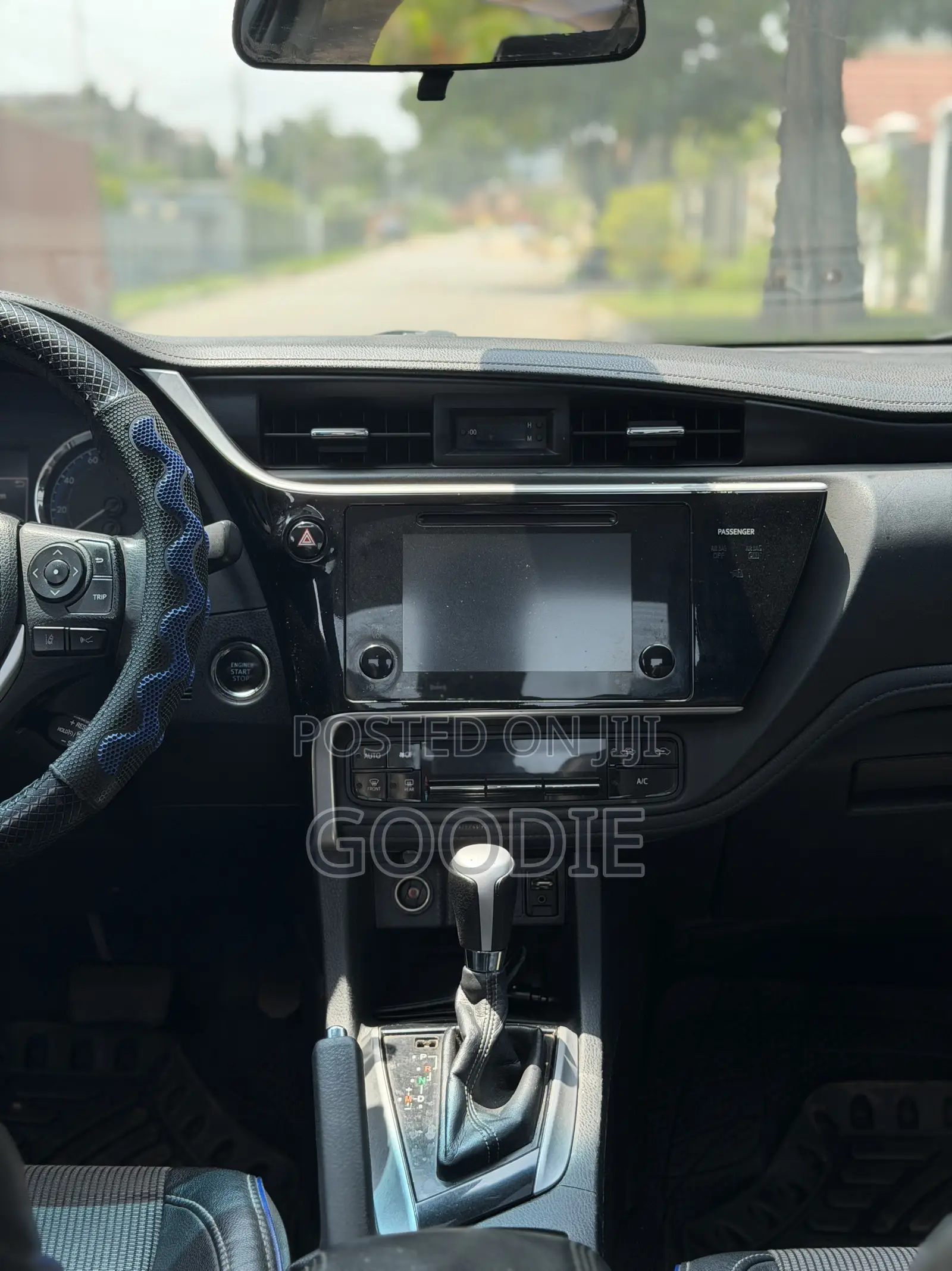 Toyota Corolla SE Special Edition 4dr Sedan (1.8L 4cyl CVT) 2017 Gray
