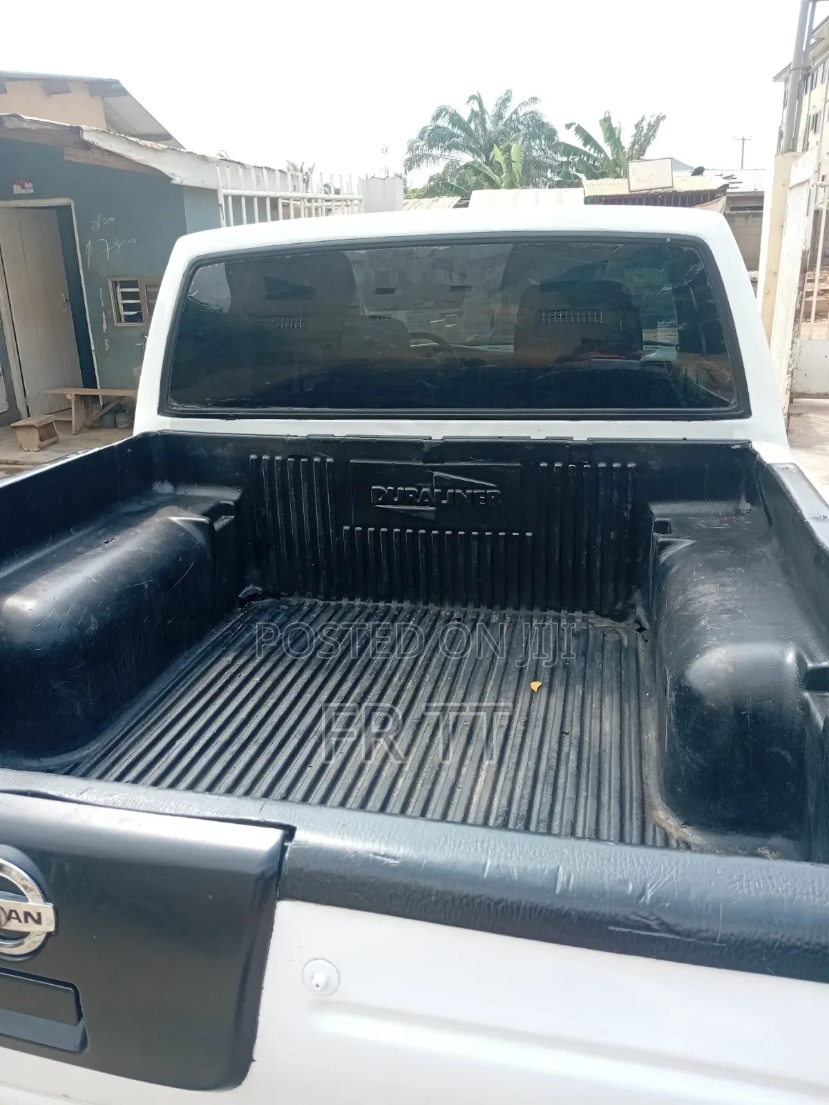 Nissan Hardbody 2010 White