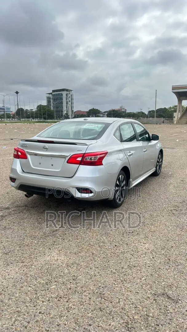 Nissan Sentra SR 2019 Silver