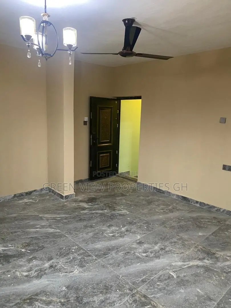 2bdrm Apartment in West Hills Mall Area for rent
