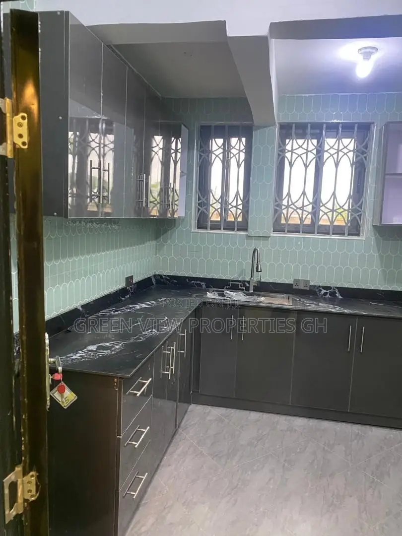 2bdrm Apartment in West Hills Mall Area for rent