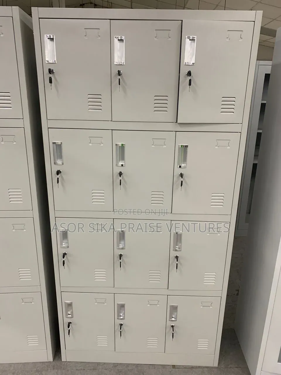 12 Door Cabinet With Key