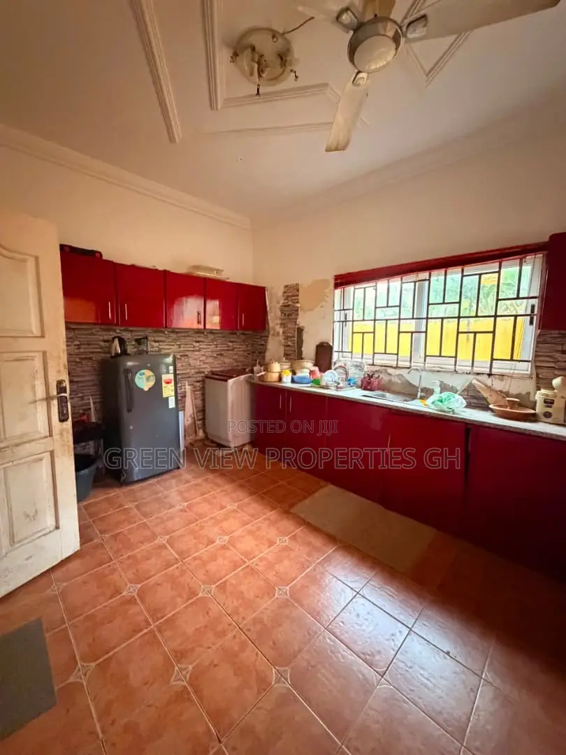 4bdrm House in West Hills Mall Area for sale
