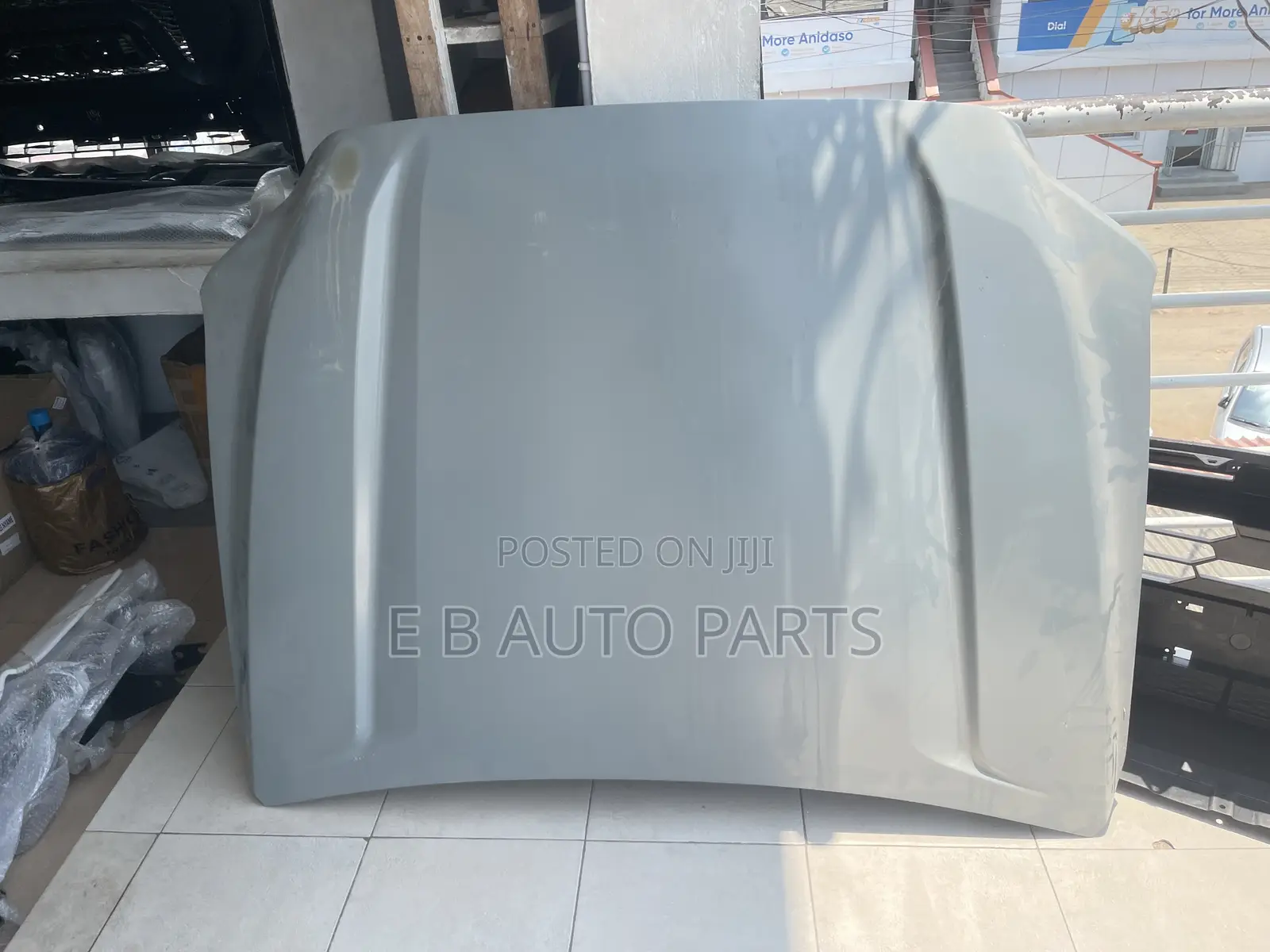 TACOMA 2024 Bonnet