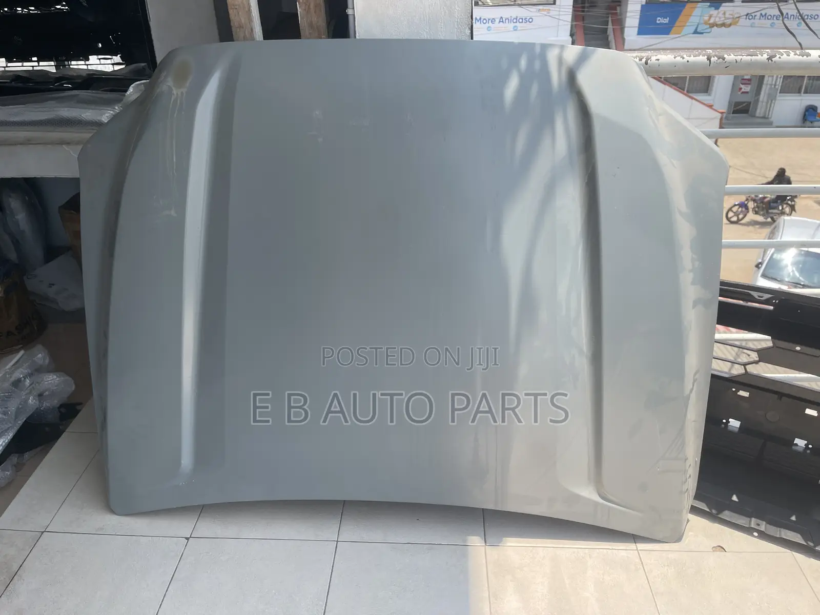 TACOMA 2024 Bonnet