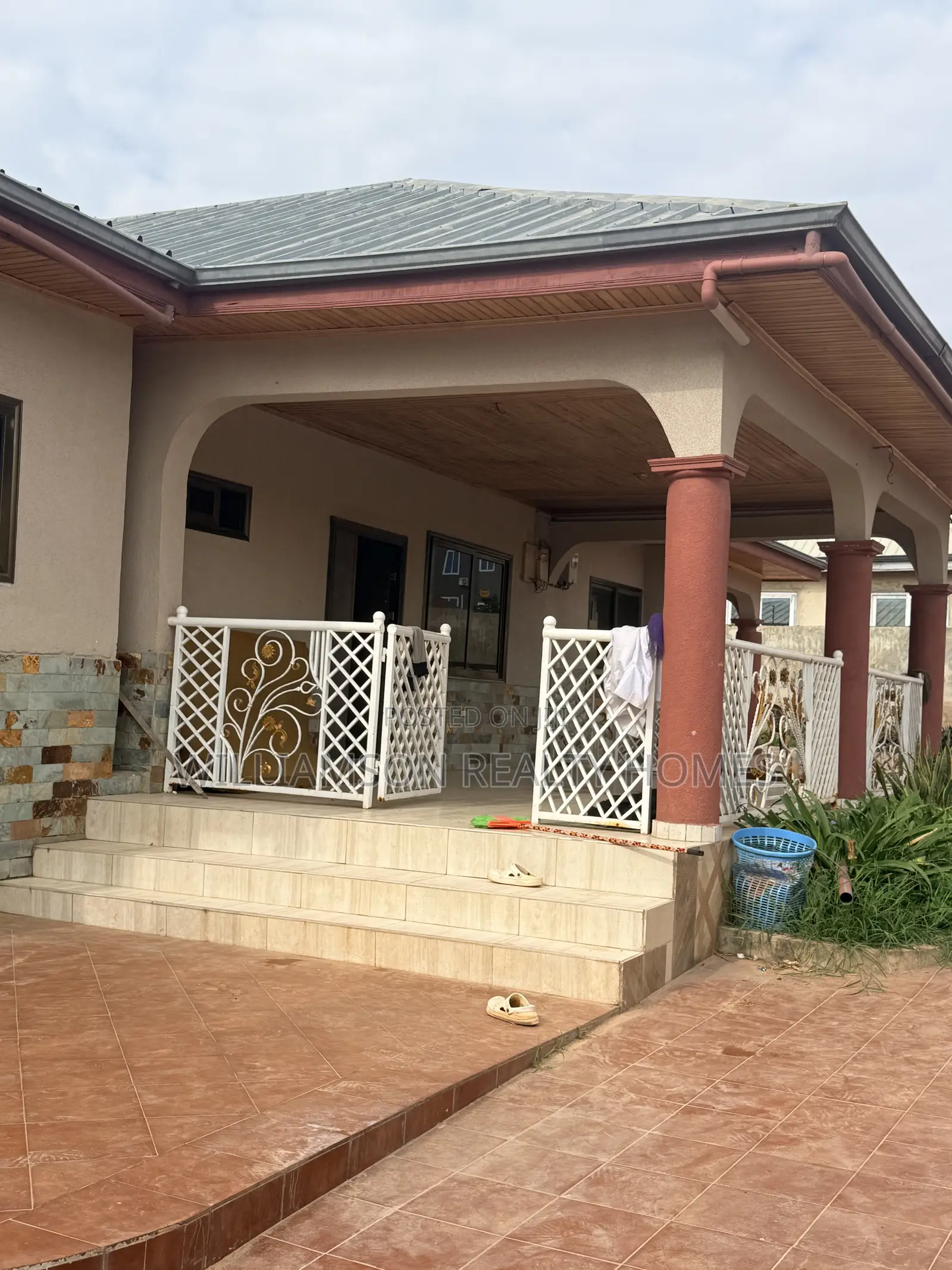 4bdrm House in Hfc Estate Area, Spintex for rent