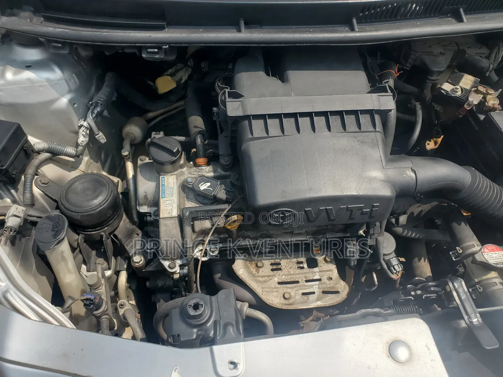 Toyota Belta 2010 Silver