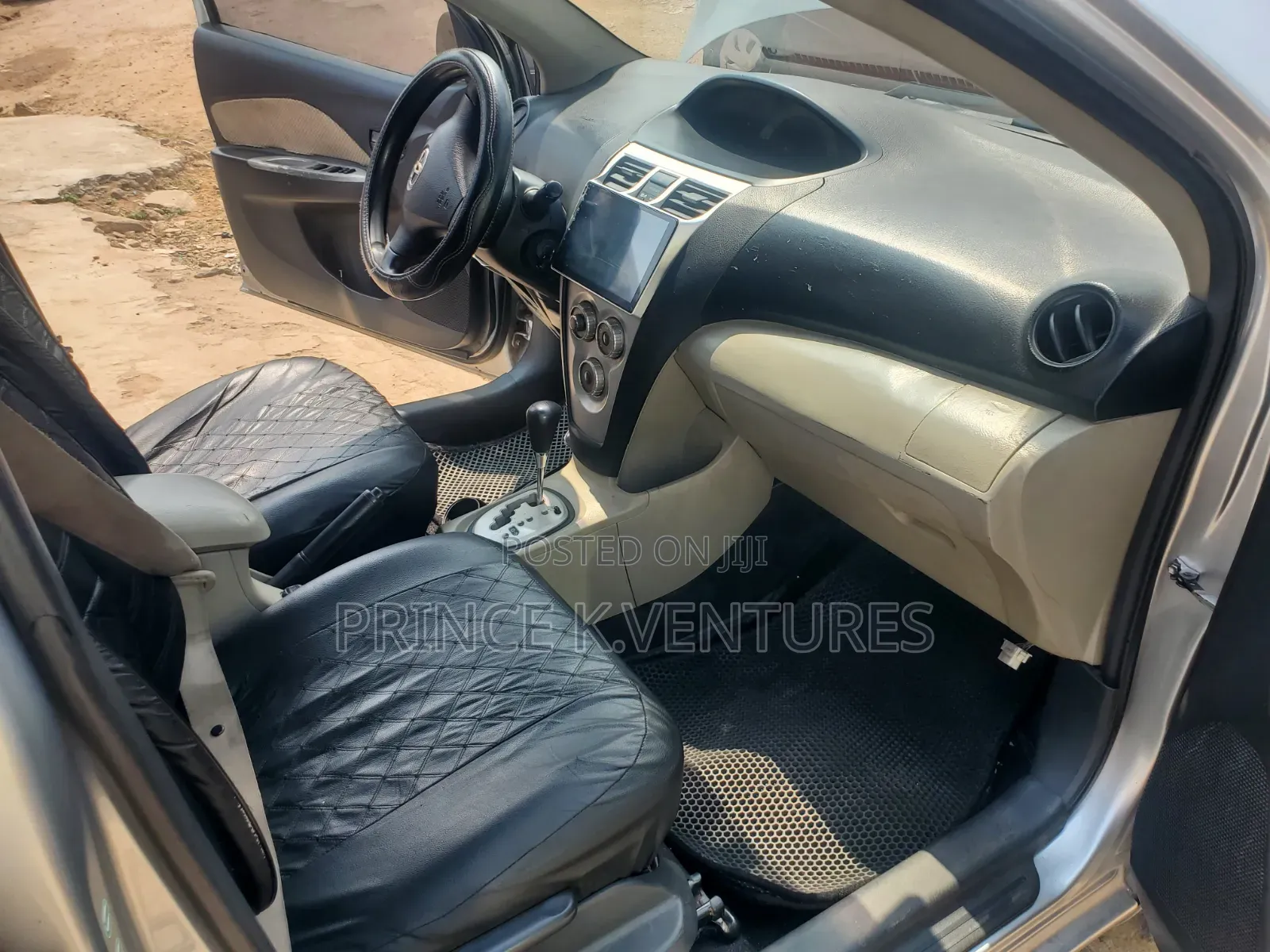 Toyota Belta 2010 Silver