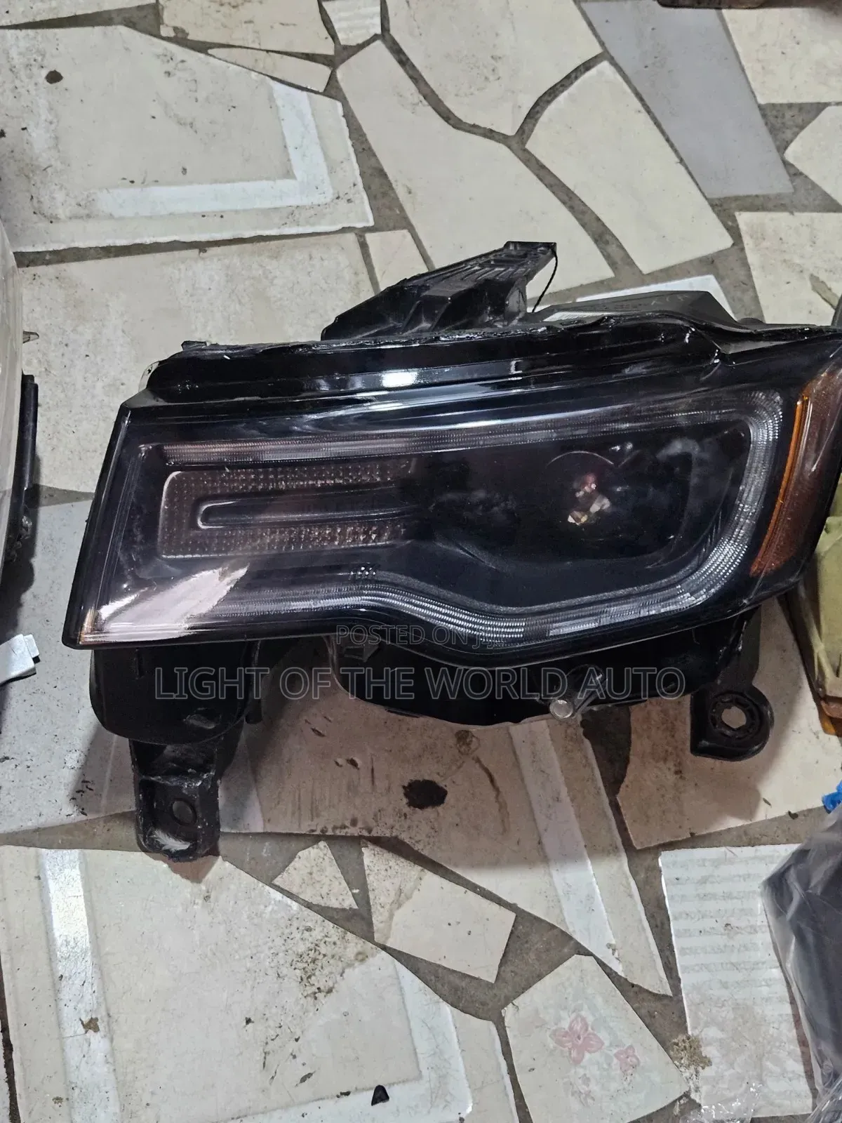Jeep Grand Cherokee Headlight 2018 Driver Side Charger Type
