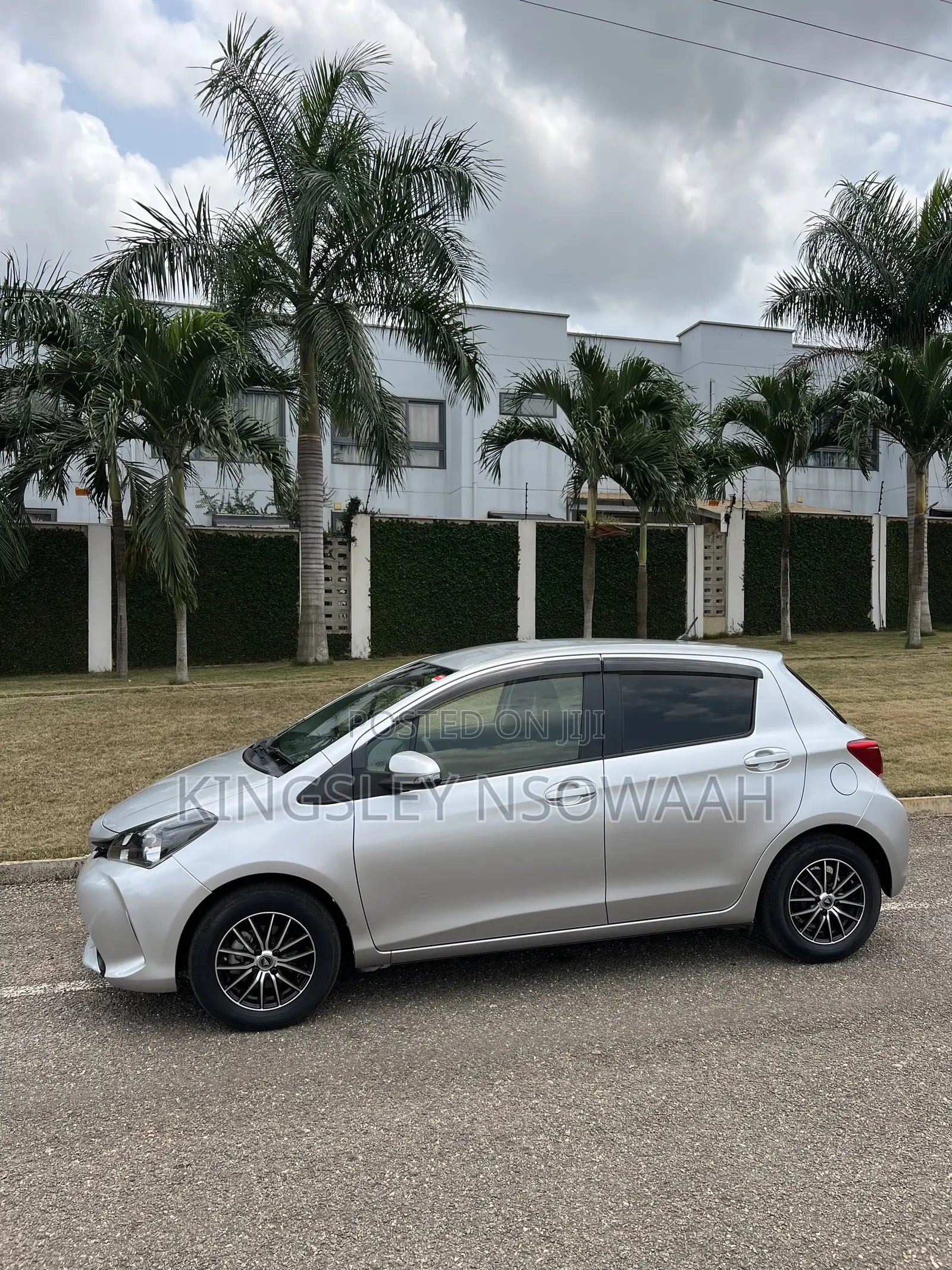 Toyota Vitz 1.3 AWD 5dr 2015 Silver
