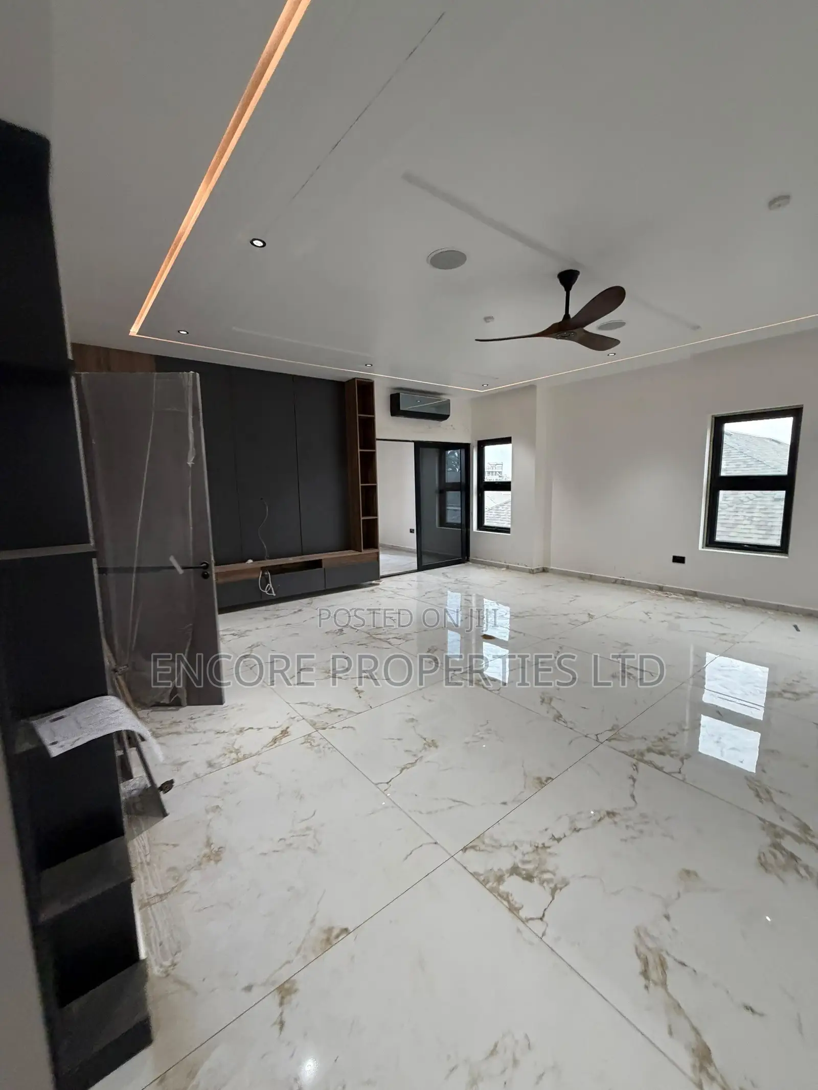 5bdrm House in Adjiriganor for sale